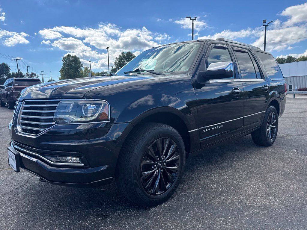 Used 2016 Lincoln Navigator Select AWD/4WD image 9