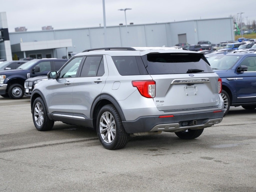 Used 2020 Ford Explorer XLT w/ Equipment Group 202A image 9