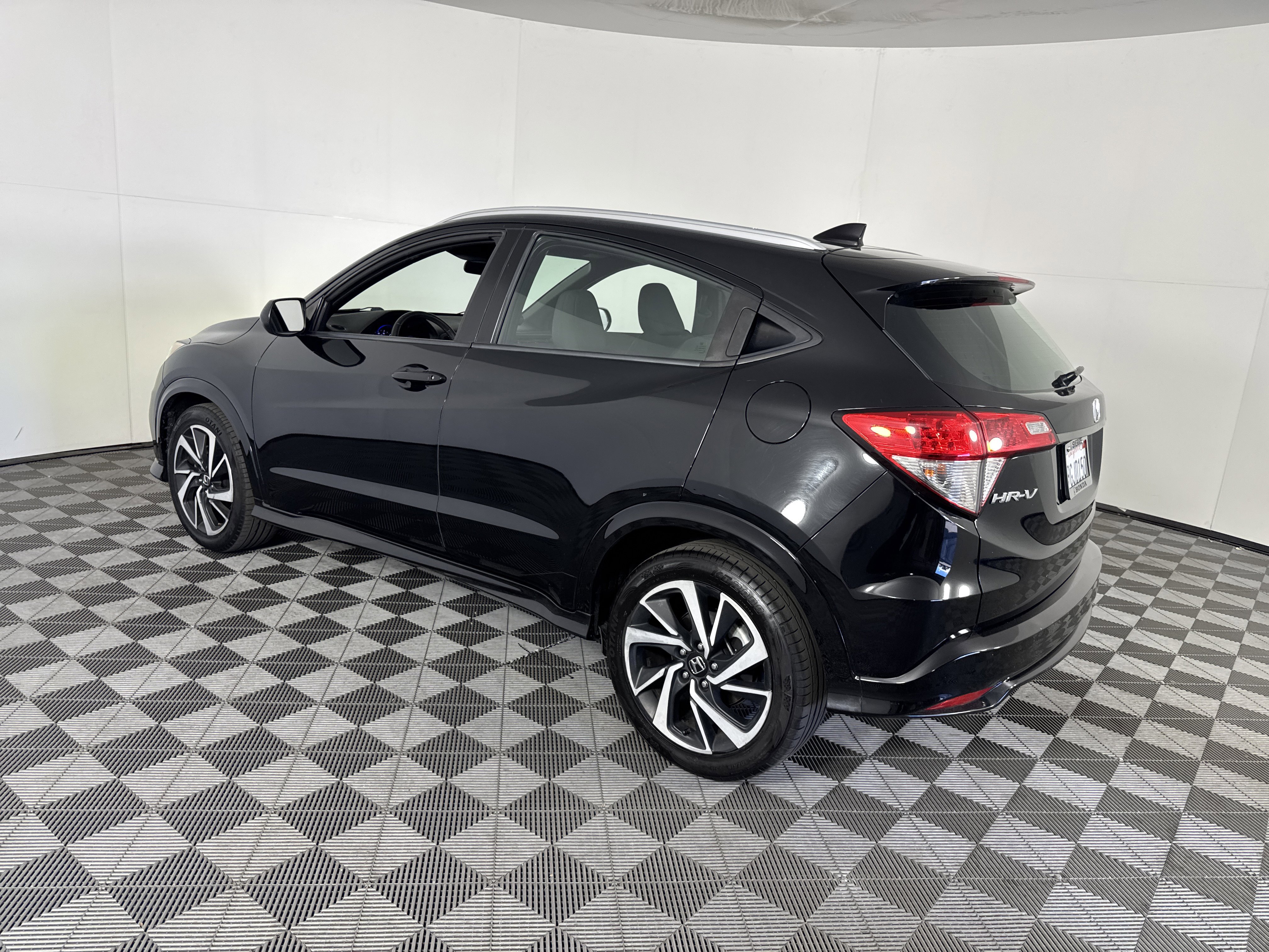 Used 2020 Honda HR-V Sport image 6