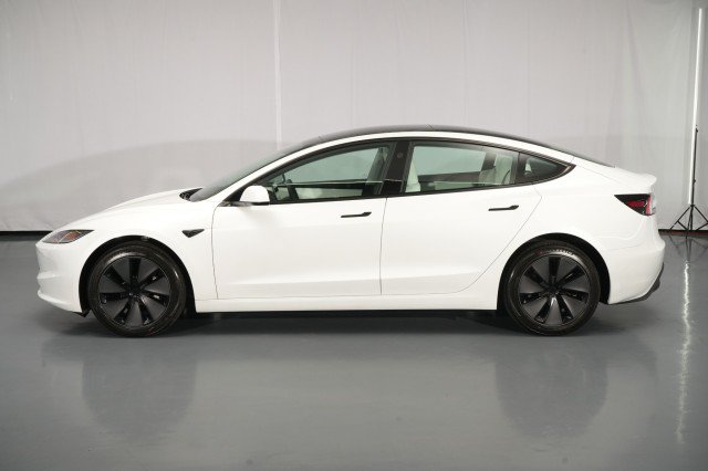 Used 2026 Tesla Model 3 RWD image 3