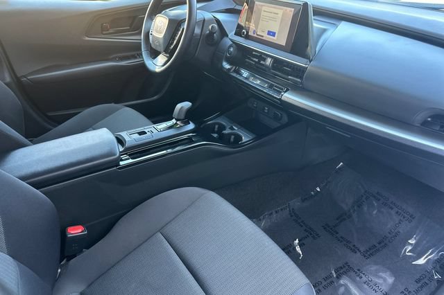 Certified 2025 Toyota Prius LE FWD image 20