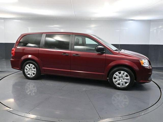 Used 2020 Dodge Grand Caravan SE w/ UConnect Hands-Free Group FWD image 3