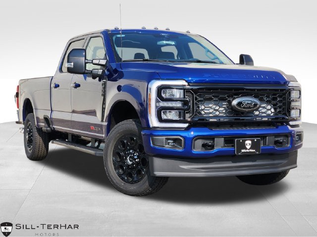 New 2026 Ford F350 Lariat w/ Black Appearance Package
