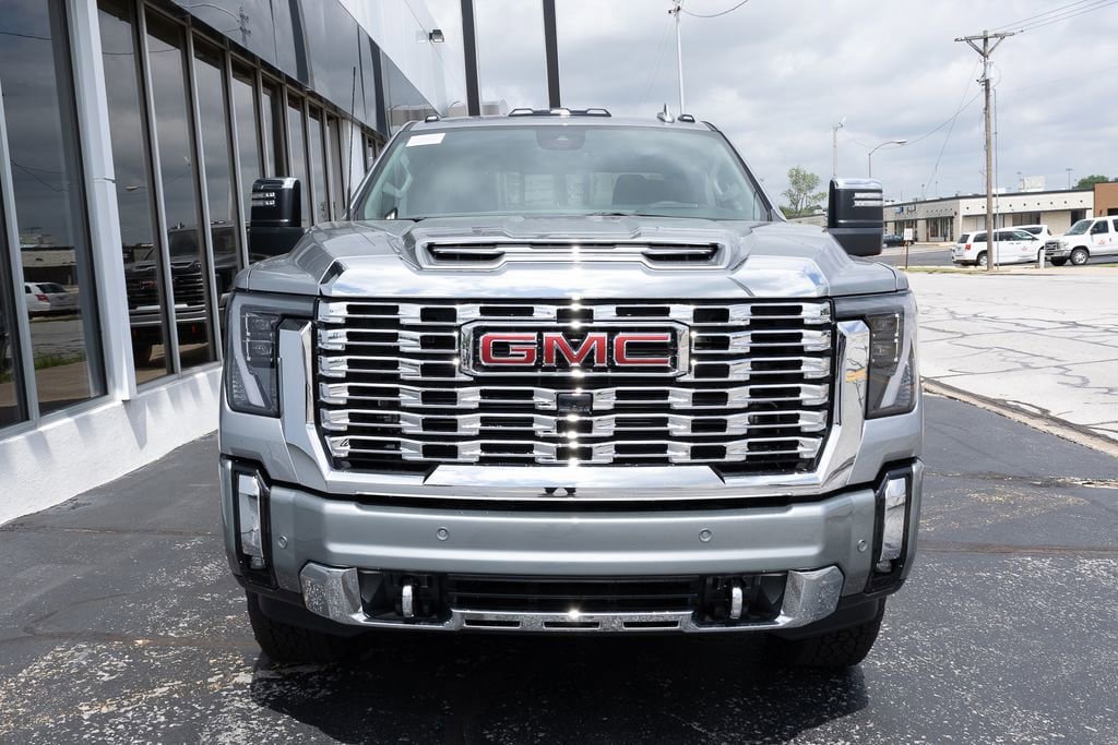 New 2026 GMC Sierra 2500 Denali w/ Technology Package AWD/4WD image 3