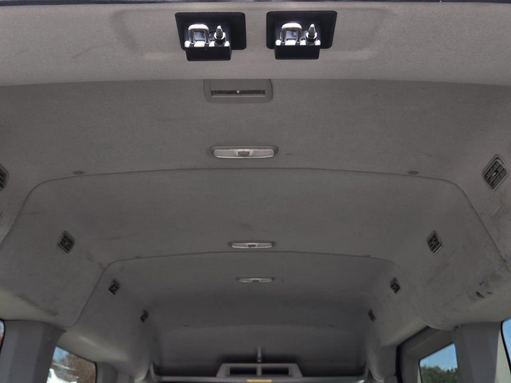 Used 2018 Ford Transit 350 XL image 9