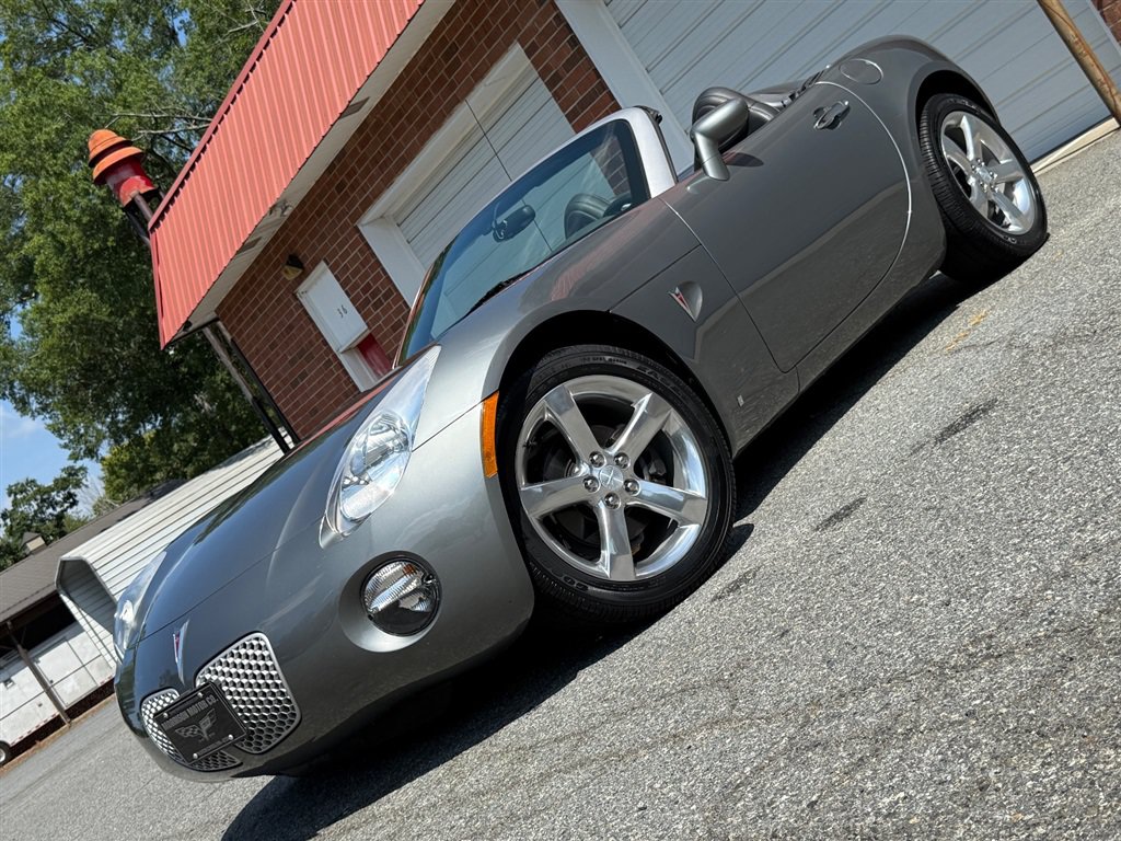 Used 2007 Pontiac Solstice Convertible w/ Premium Package RWD image 6