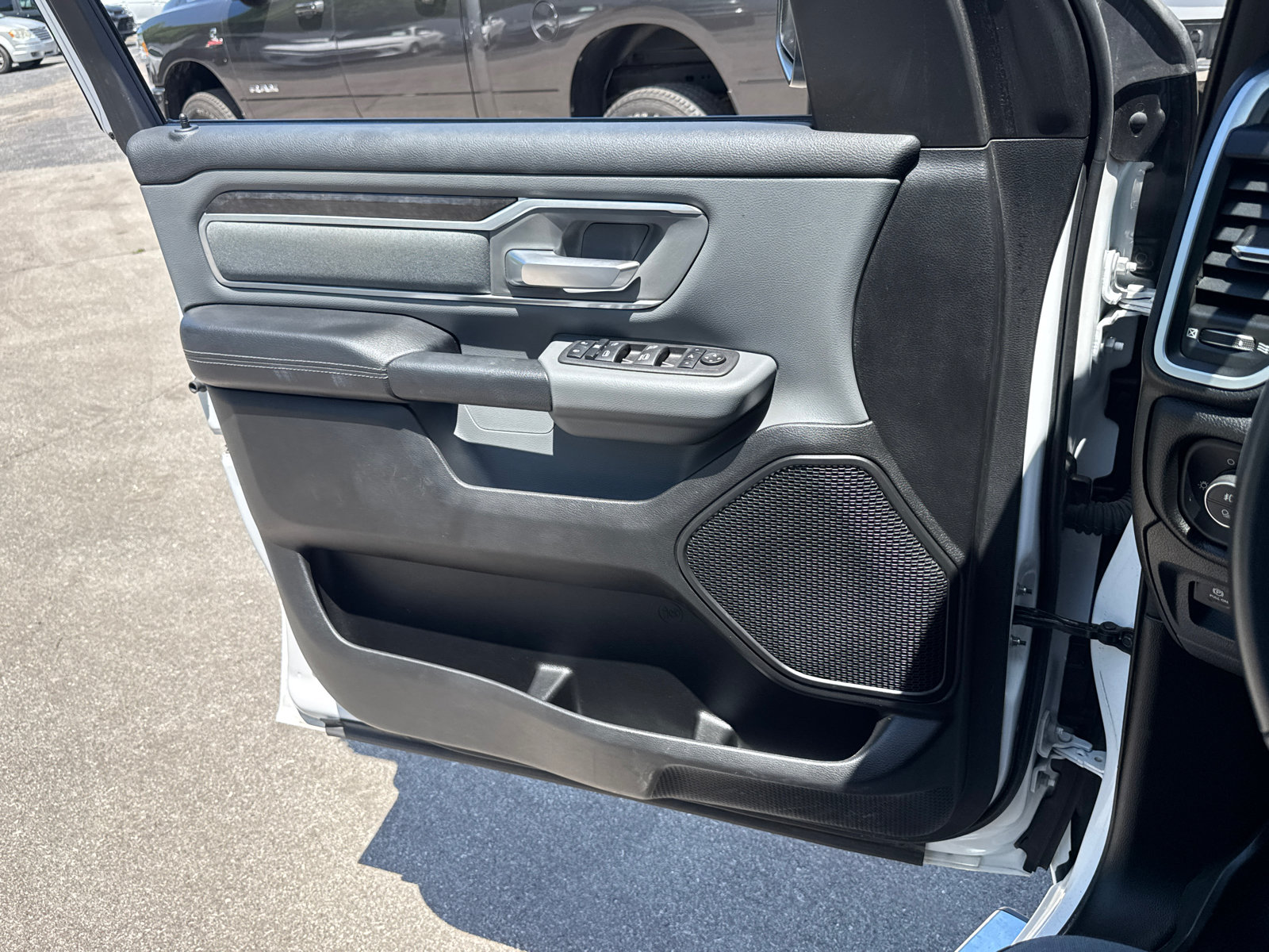 Used 2023 RAM 1500 Big Horn AWD/4WD image 18