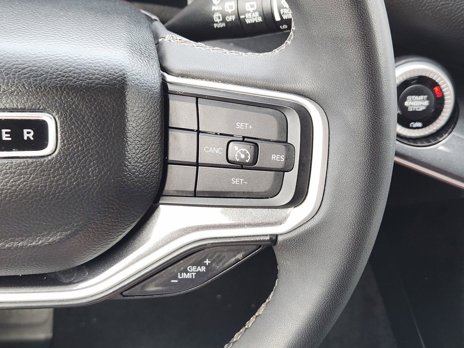 Used 2022 Jeep Wagoneer Series I AWD/4WD image 37