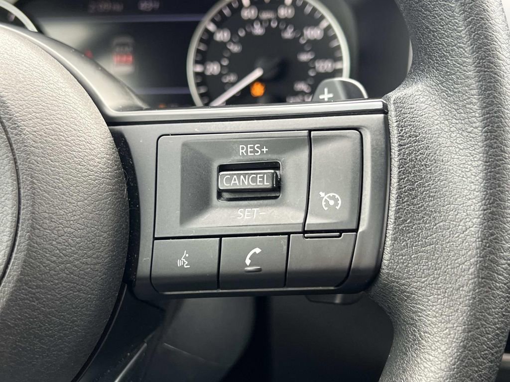 Used 2024 Nissan Rogue S image 22