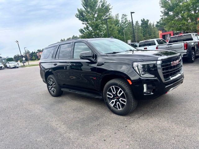 Used 2024 GMC Yukon AT4 w/ Technology Package AWD/4WD image 4