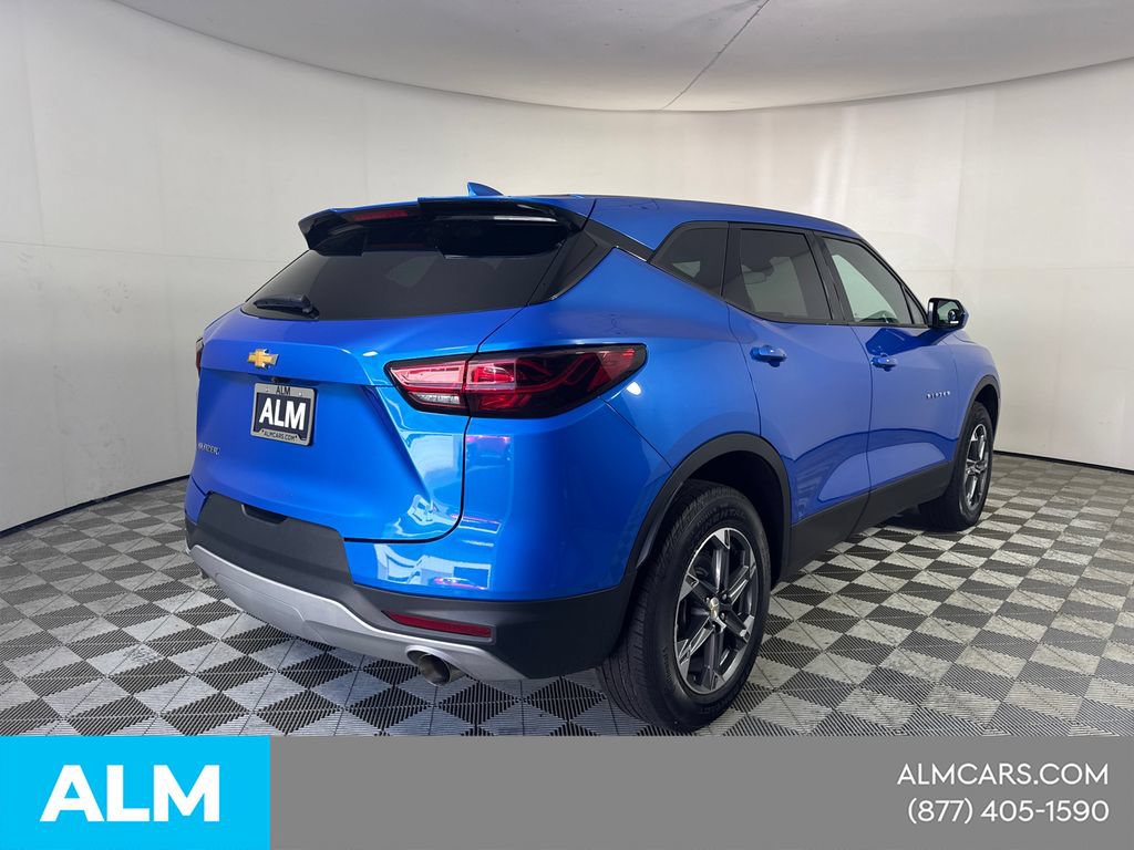 Used 2025 Chevrolet Blazer LT FWD image 6