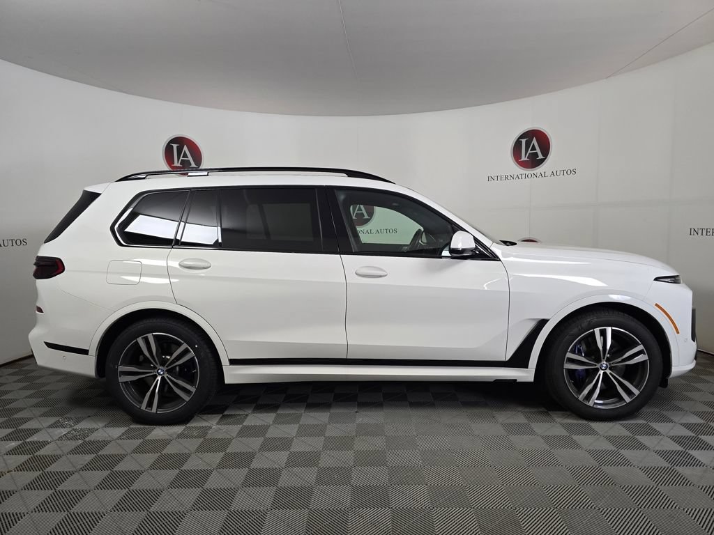 Certified 2025 BMW X7 xDrive40i w/ Executive Package AWD/4WD image 3