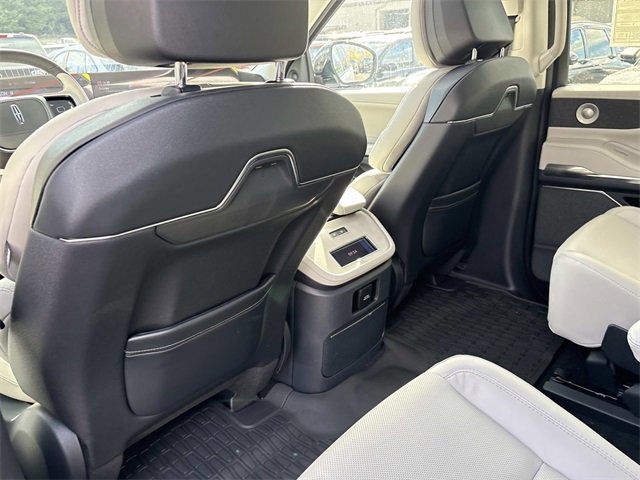 New 2025 Lincoln Navigator L Reserve image 17