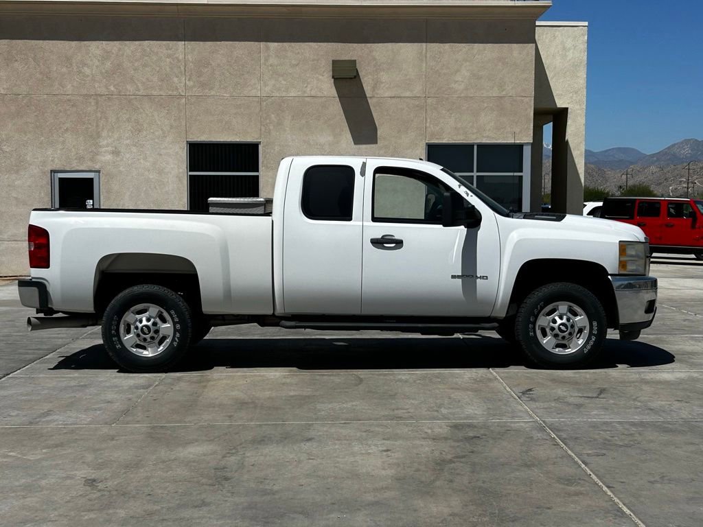 Used 2011 Chevrolet Silverado 2500 LT w/ Interior Plus Package AWD/4WD image 10