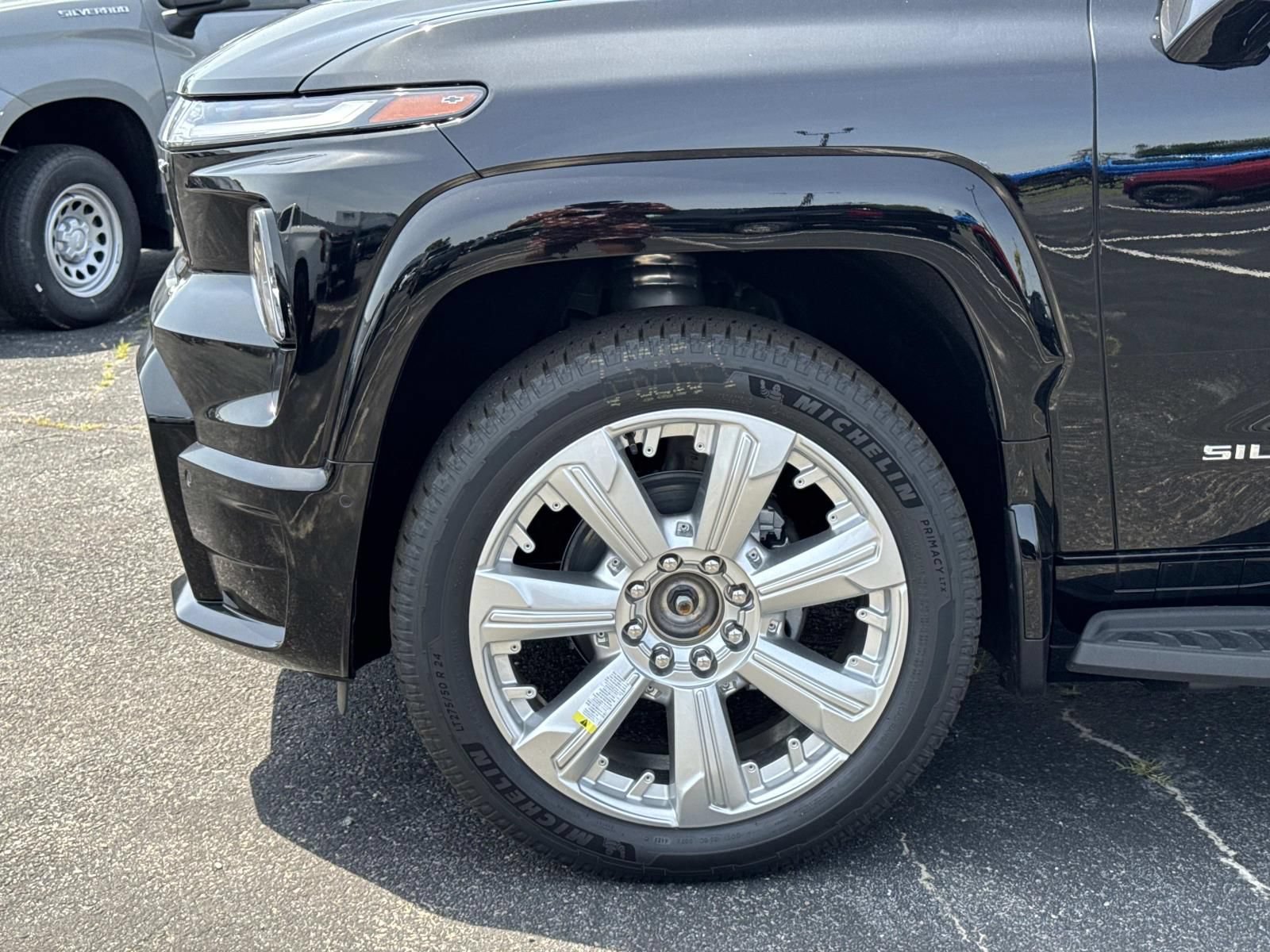 New 2026 Chevrolet Silverado EV 4x4 Crew Cab image 8