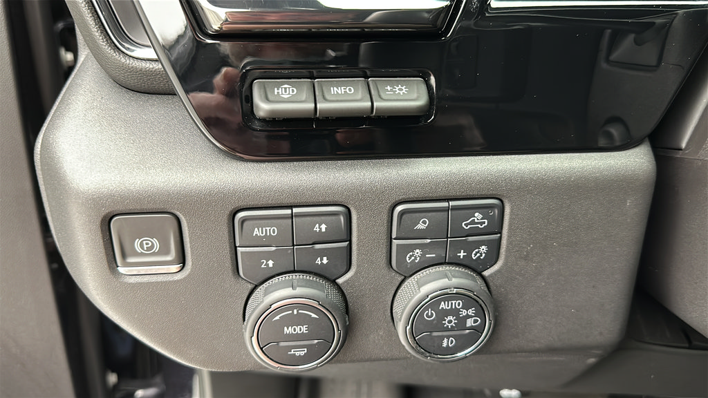 Used 2024 Chevrolet Silverado 1500 ZR2 w/ Technology Package AWD/4WD image 30