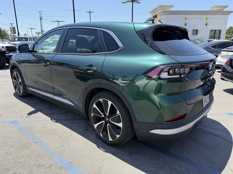 Used 2023 VinFast VF 8 Plus AWD/4WD image 7