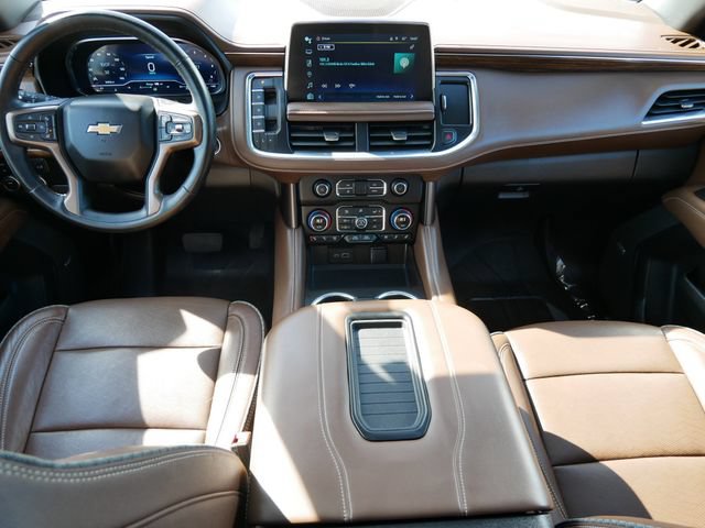 Used 2024 Chevrolet Suburban High Country AWD/4WD image 11