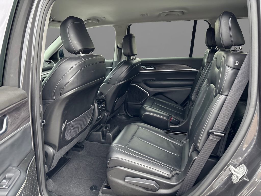 Used 2022 Jeep Grand Cherokee L Limited image 10