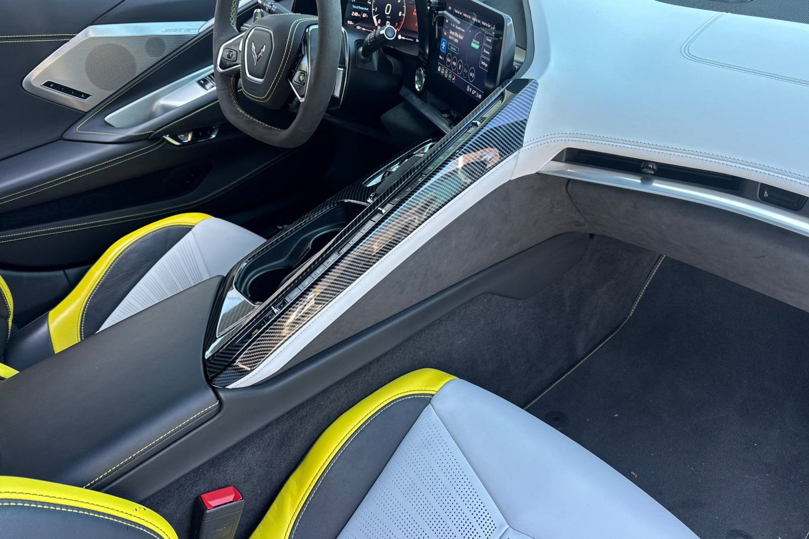 Used 2022 Chevrolet Corvette Stingray Premium Cpe w/ Z51 Performance Package image 18