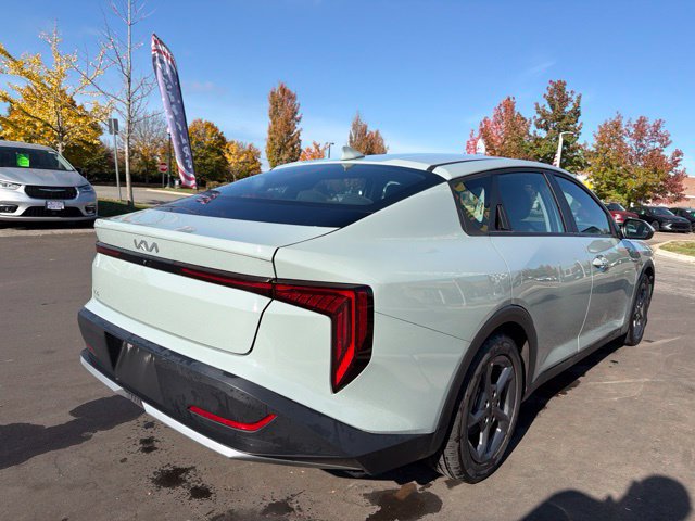 Used 2025 Kia K4 FWD image 3