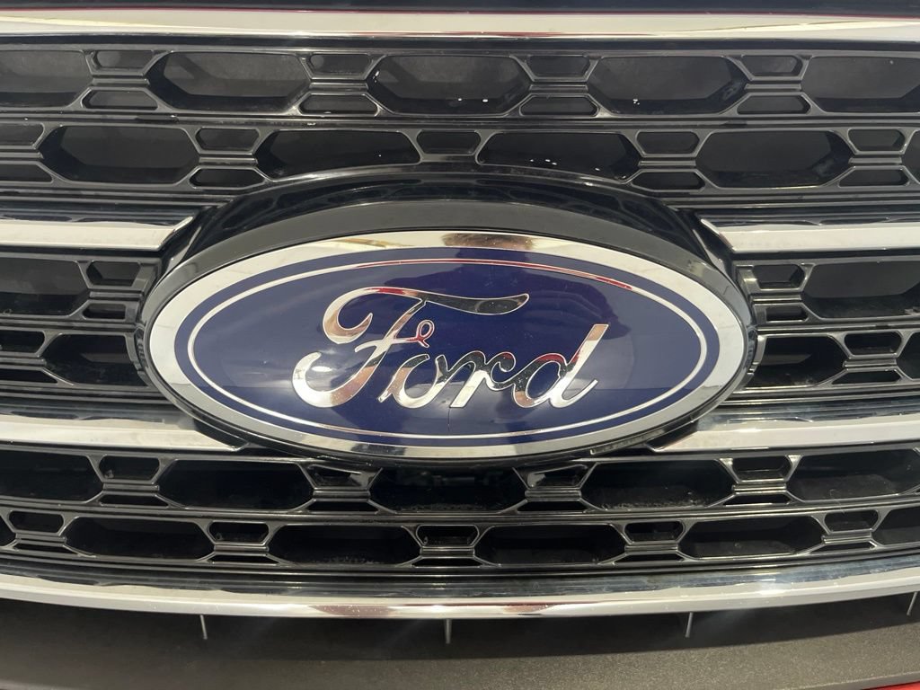 Used 2020 Ford Explorer XLT w/ Equipment Group 202A AWD/4WD image 37