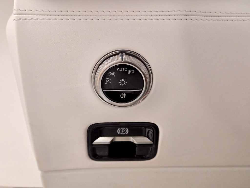 Used 2026 Mercedes-Benz Maybach SL 680 image 37