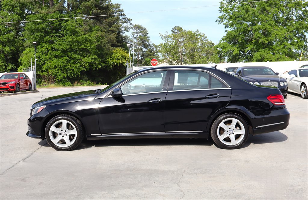 Used 2014 Mercedes-Benz E 250 BlueTEC Sedan image 4