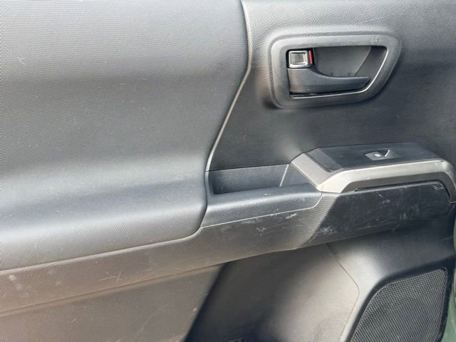 Used 2021 Toyota Tacoma SR5 w/ Trail Edition image 15