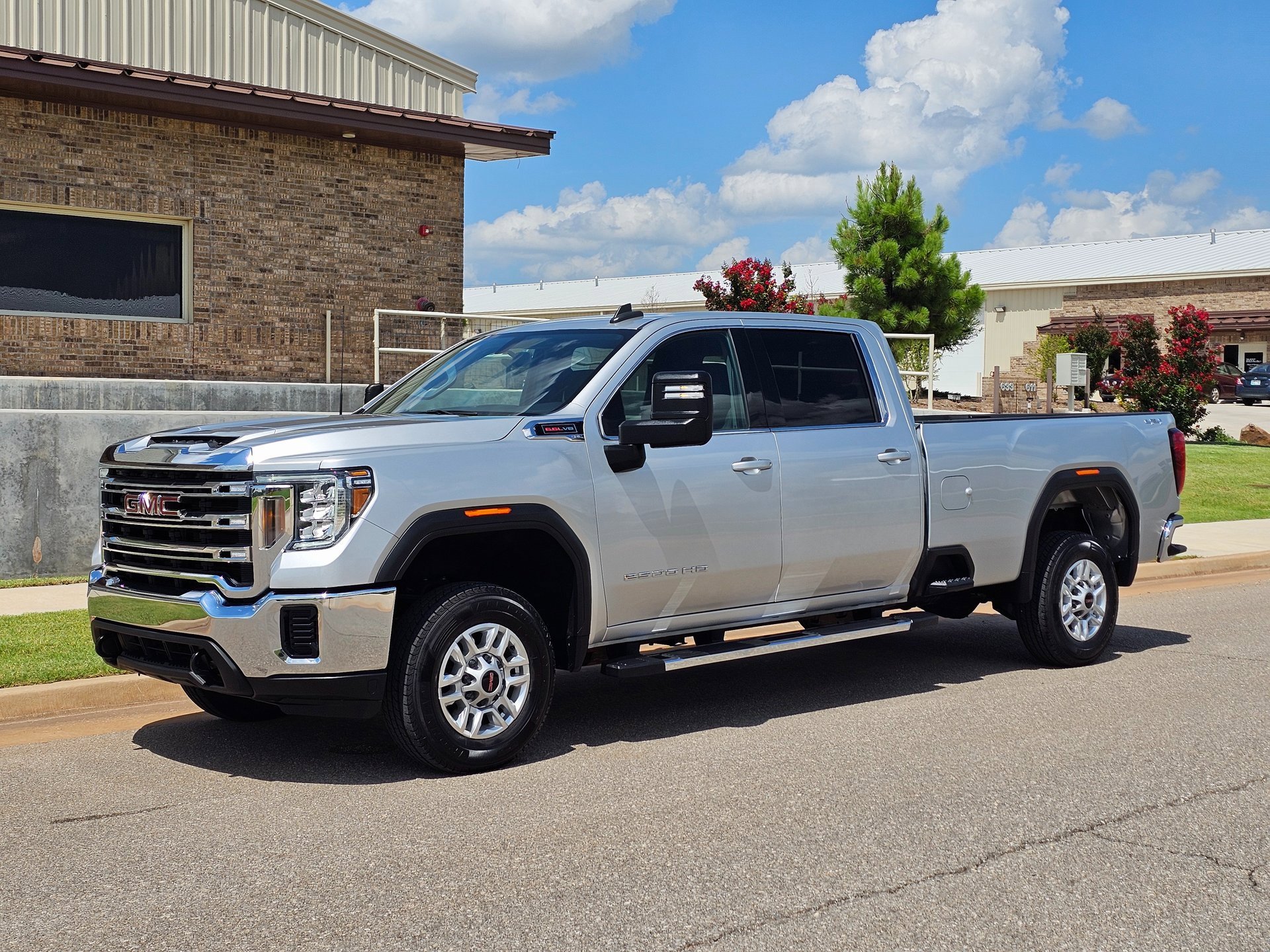 Used 2023 GMC Sierra 2500 SLE image 17