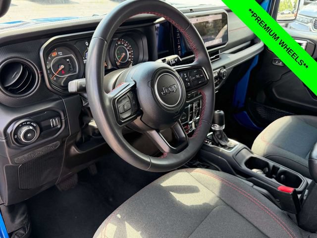 Used 2024 Jeep Wrangler Unlimited Rubicon AWD/4WD image 8