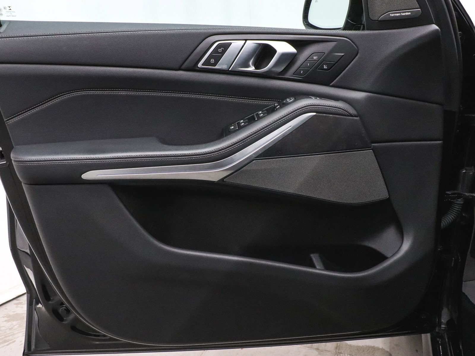 Used 2022 BMW X5 M50i w/ Executive Package image 12