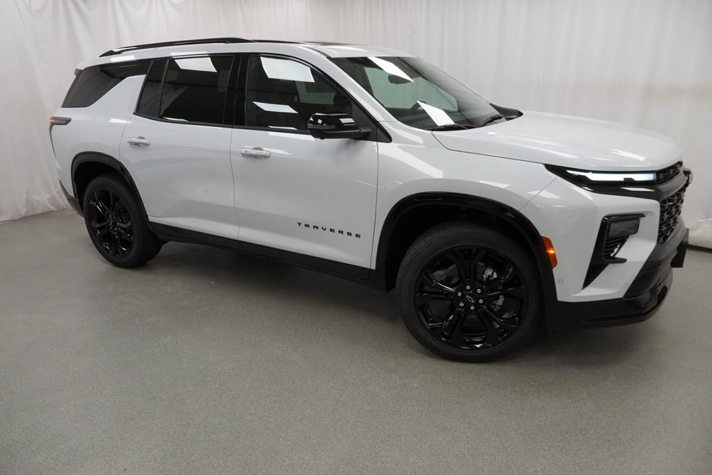 New 2027 Chevrolet Traverse RS w/ LPO, Floor Liner Package AWD/4WD image 6