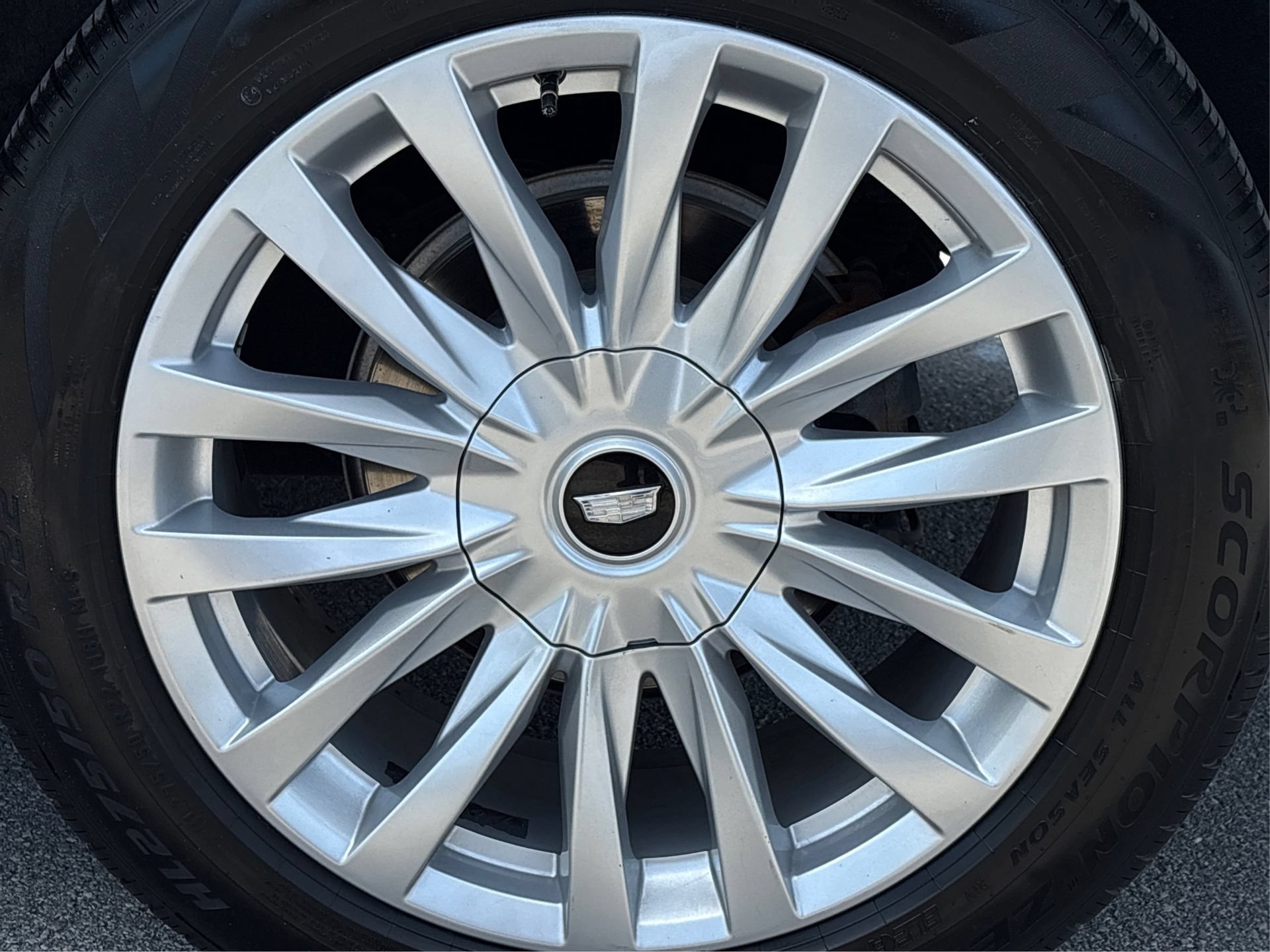 Used 2023 Cadillac Escalade ESV Luxury RWD image 13