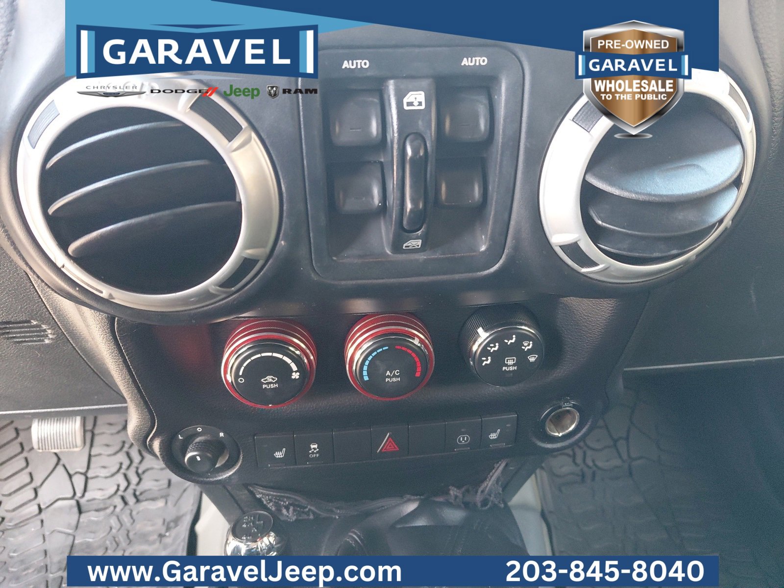 Used 2017 Jeep Wrangler Unlimited Rubicon w/ Cold Weather Group image 12