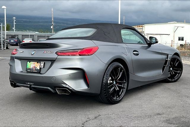 Used 2022 BMW Z4 M40i w/ Premium Package image 2
