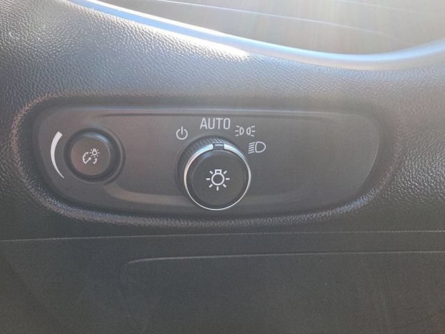Used 2023 Chevrolet Malibu LT FWD image 17