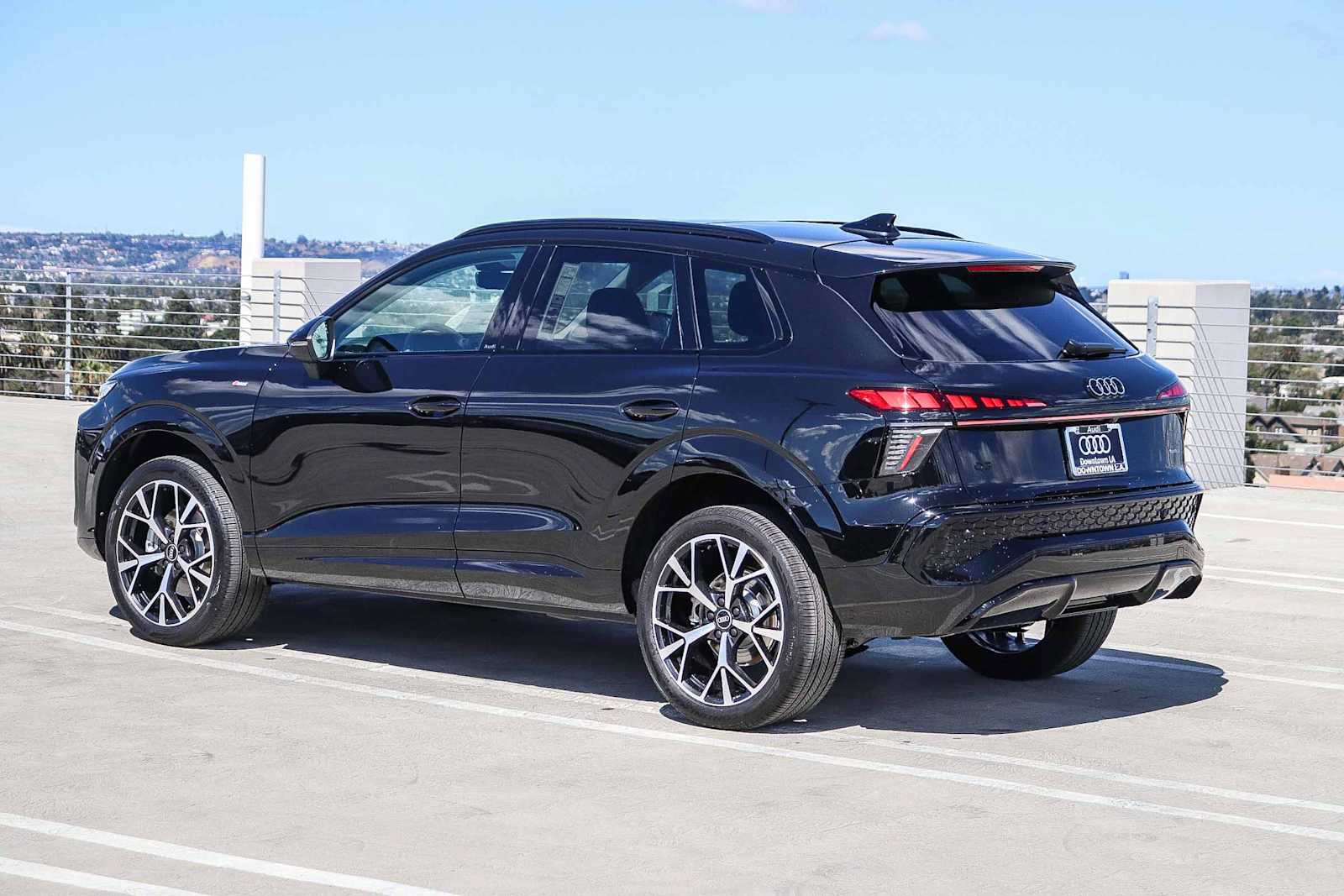 New 2026 Audi Q3 quattro 2.0T AWD/4WD image 6