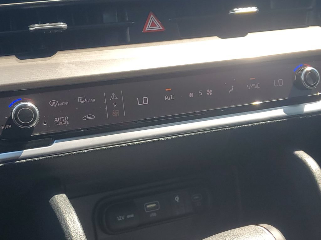 Used 2025 Kia Sportage EX FWD image 31