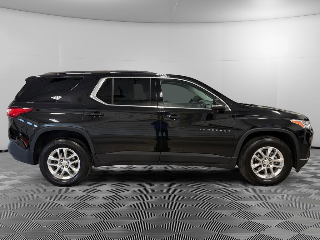 Used 2021 Chevrolet Traverse LT image 8