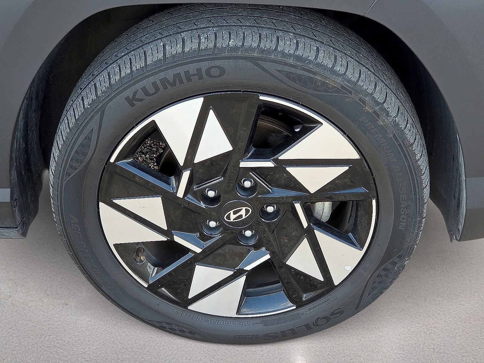 Used 2025 Hyundai Kona SEL FWD image 11