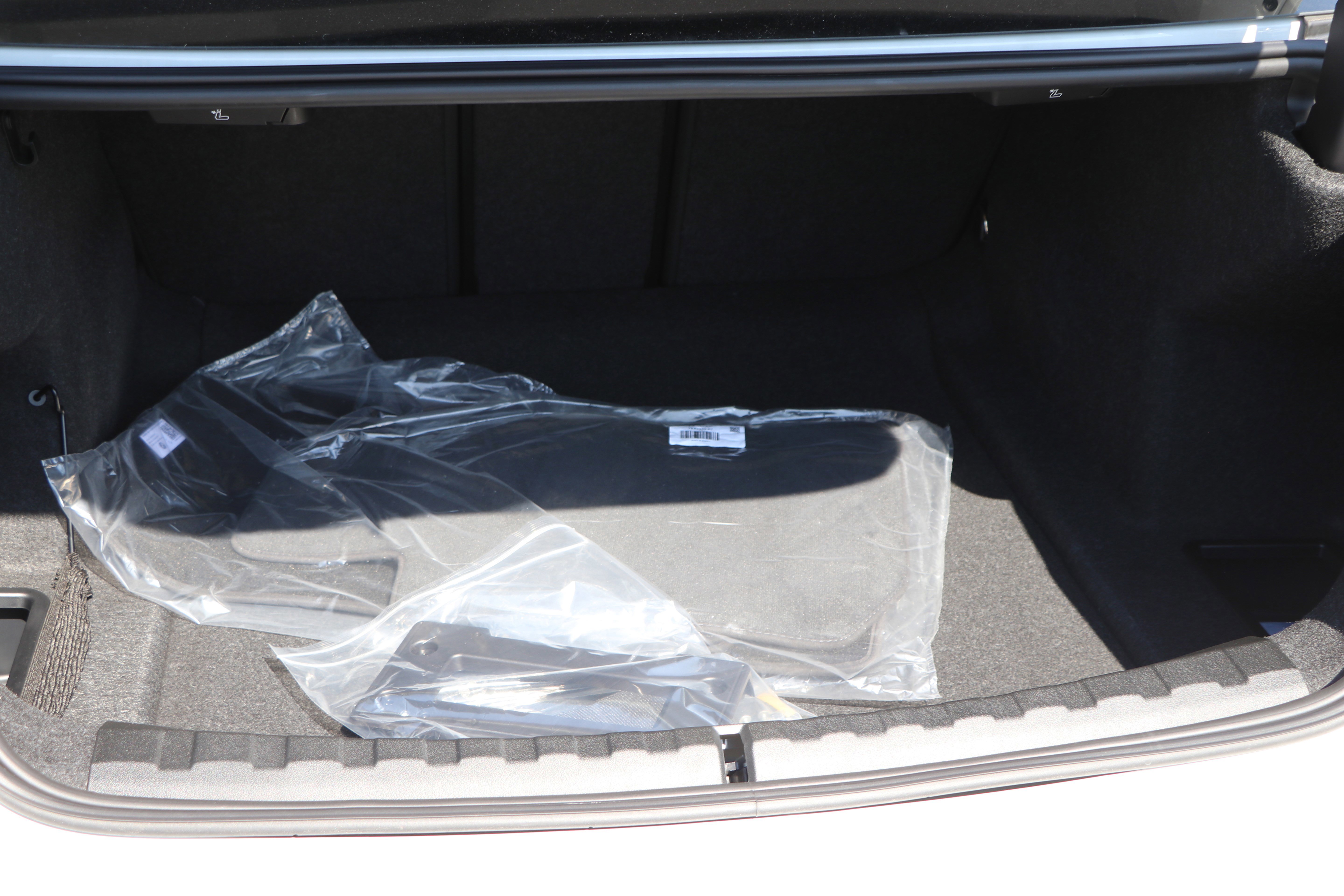 Certified 2025 BMW 330i Sedan w/ M Sport Package image 37