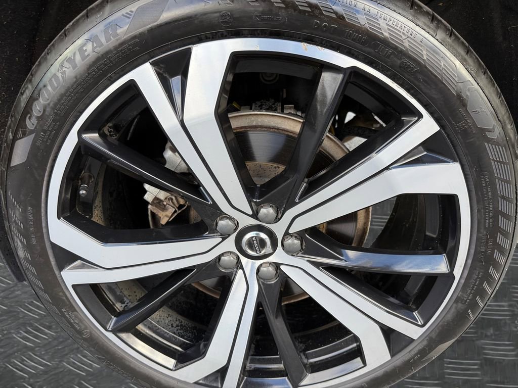Used 2023 Volvo XC60 B6 Ultimate w/ Protection Package Premier image 20