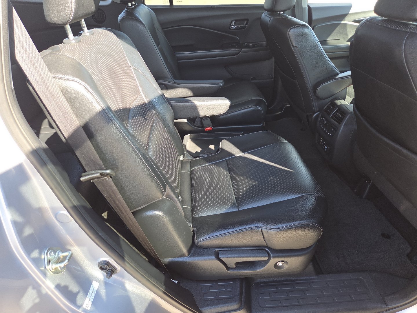 Used 2016 Honda Pilot Elite image 22