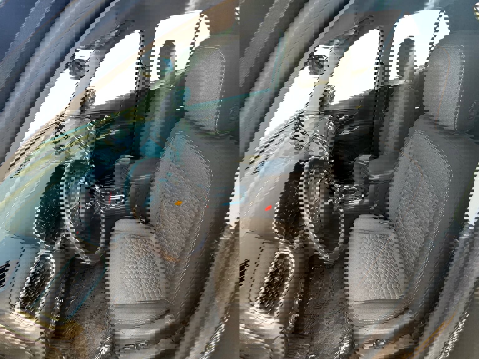 Used 2018 Chevrolet Equinox LT image 10