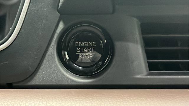 Used 2023 Honda Pilot Elite image 32