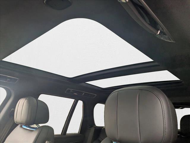 New 2025 Land Rover Range Rover SE image 17