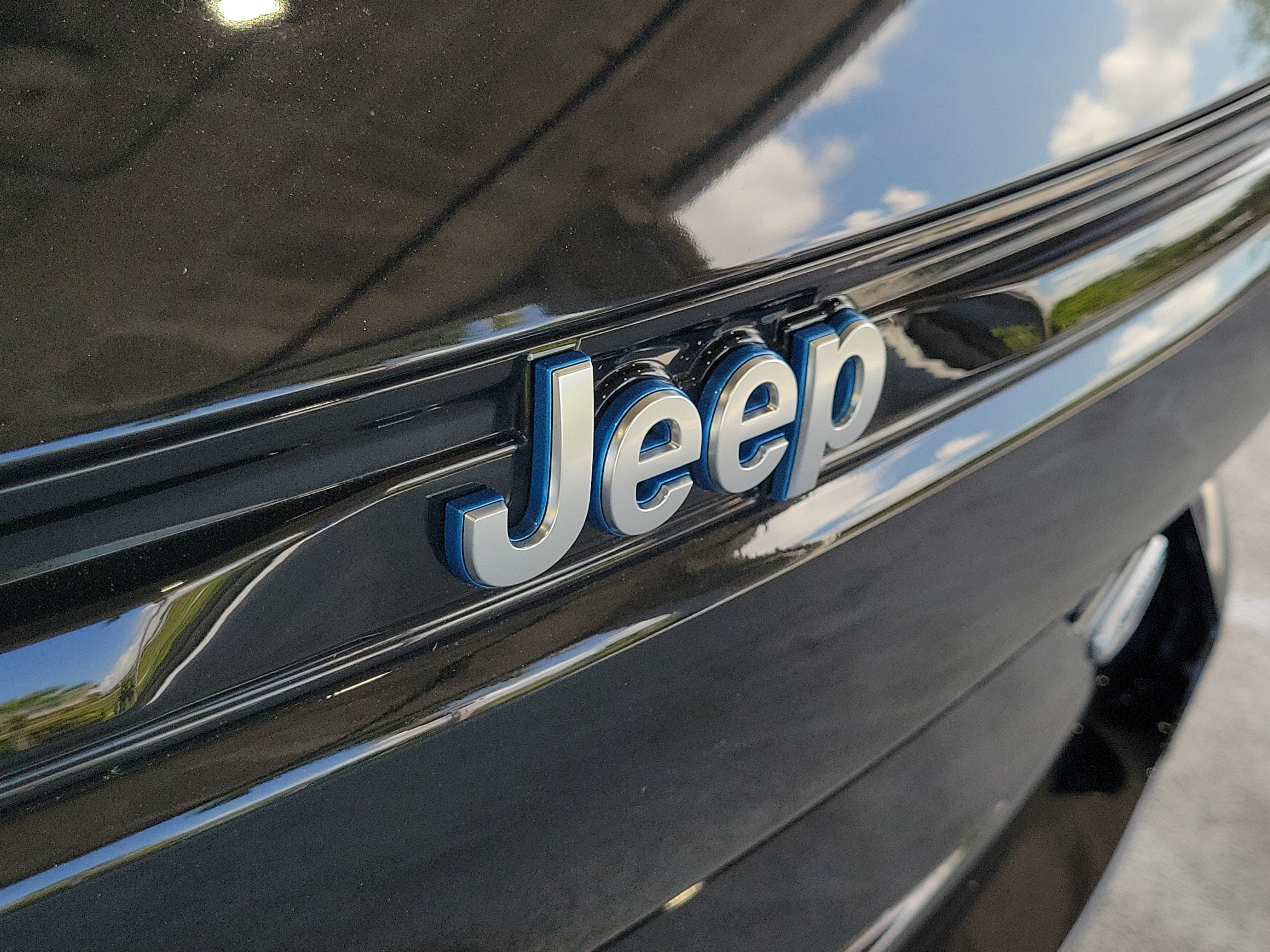 Certified 2022 Jeep Grand Cherokee Summit AWD/4WD image 6
