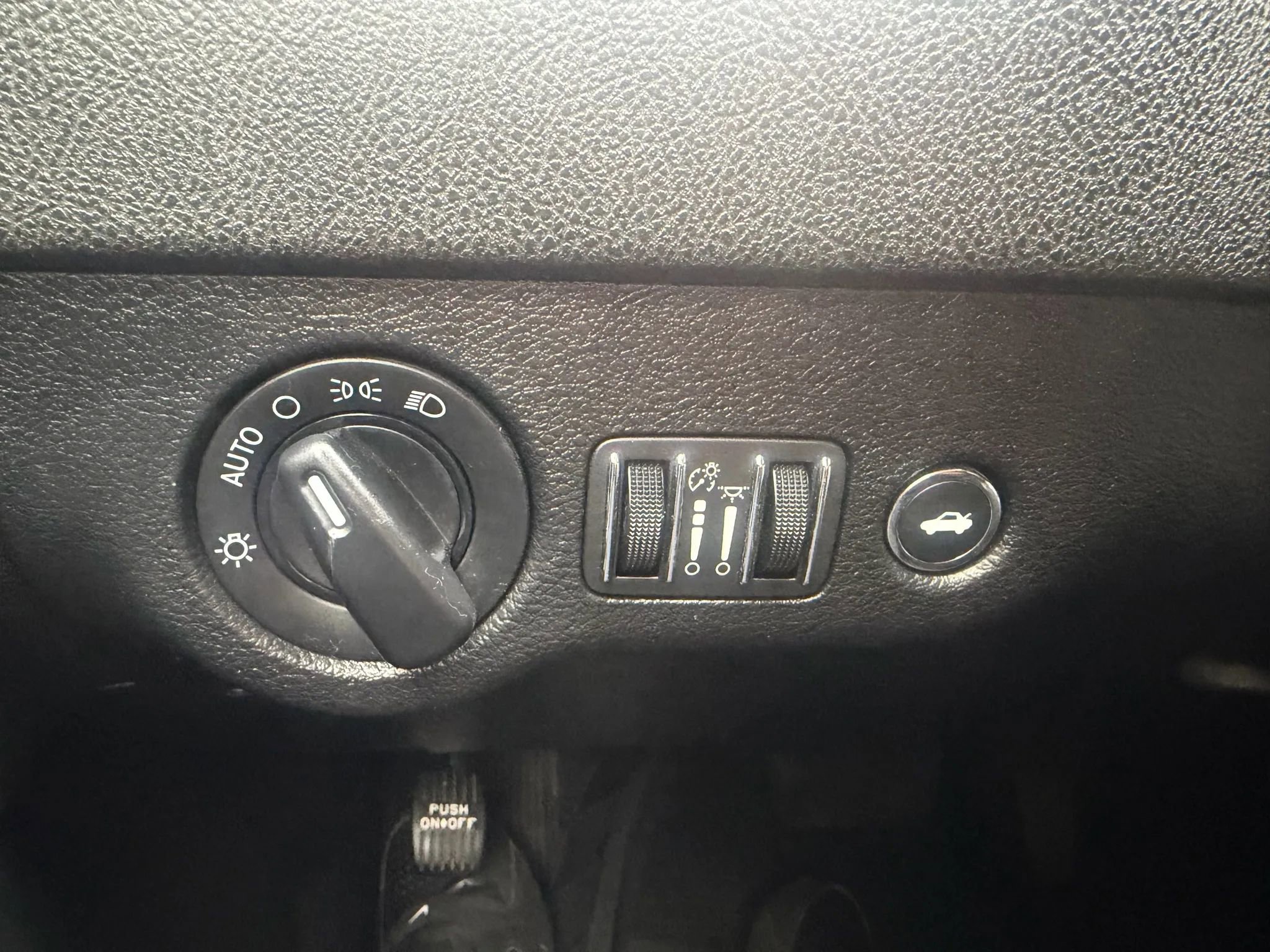 Used 2022 Dodge Charger SXT w/ Leather Interior Group RWD image 16