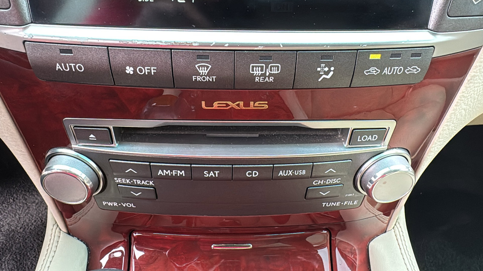 Used 2011 Lexus LS 460 w/ Comfort Pkg image 20